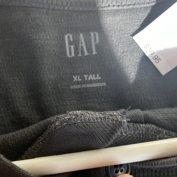Gap new with tags Henley - Picture 3 of 4